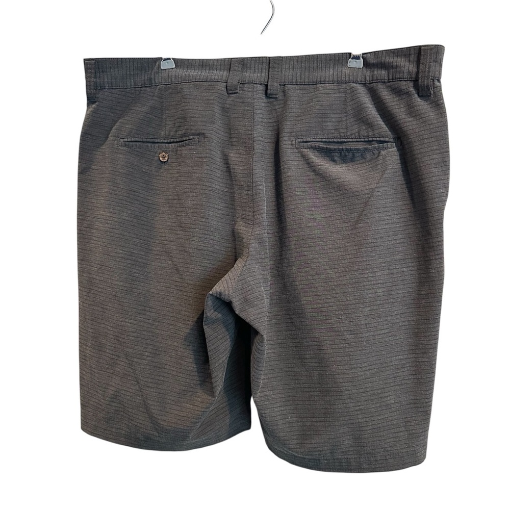 Travis Mathew Men’s Performance Tech Gray Shorts Size 38 - Picture 2 of 4